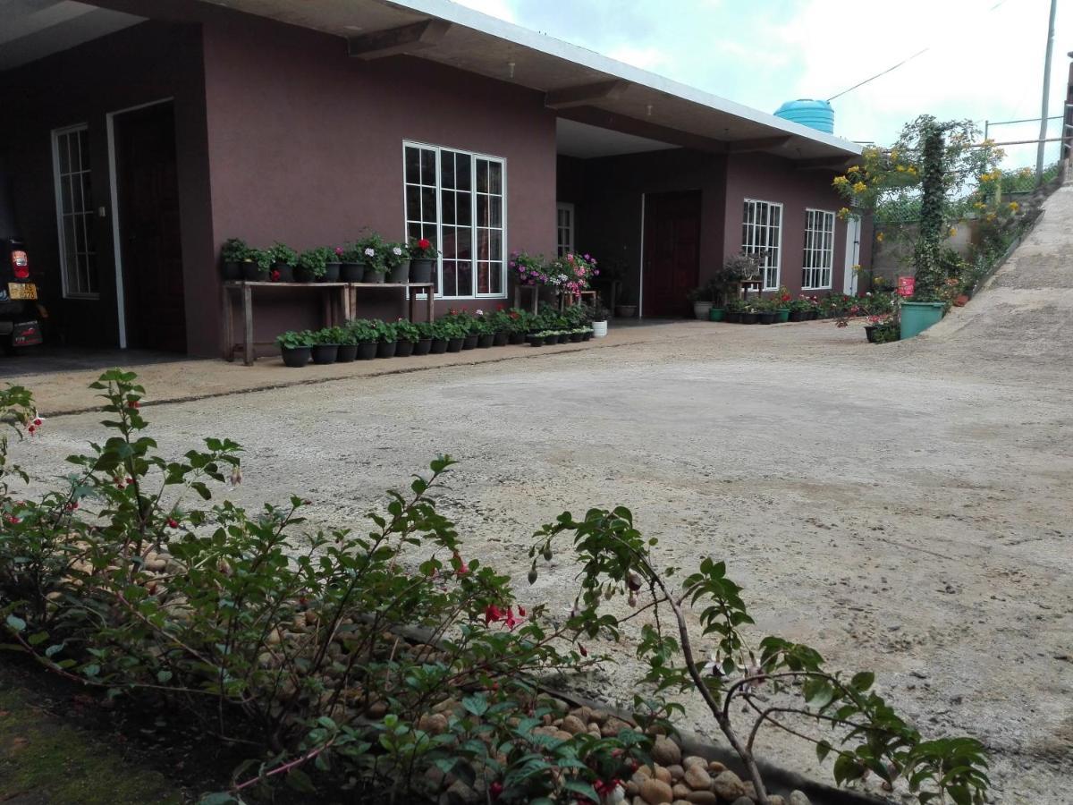 Keshiya Holiday Home นูวาราเอลิยา ภายนอก รูปภาพ